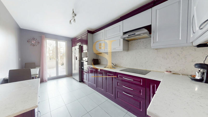 Maison - 263 m² - 8 pièces