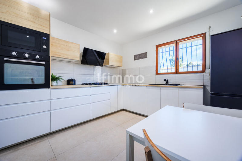 Maison - 179 m² - 6 pièces