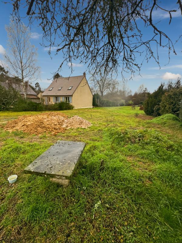 Terrain constructible - 915 m²