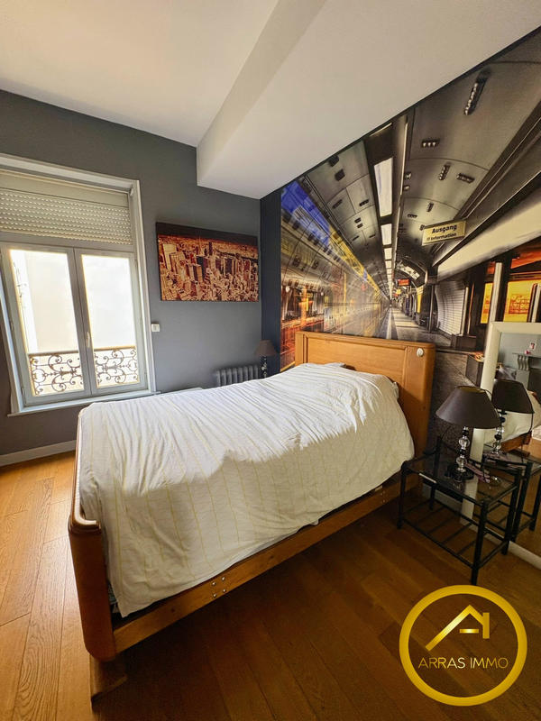 Maison - 260 m² - 8 pièces