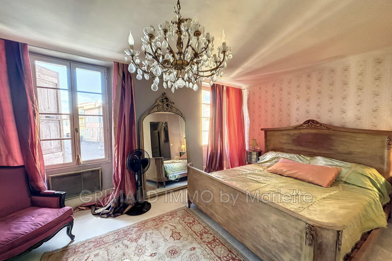 Maison de village - 300 m² - 9 pièces