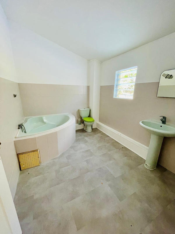 Maison - 143 m² - 5 pièces