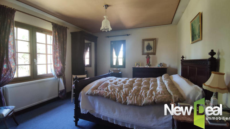 Maison - 217 m² - 6 pièces