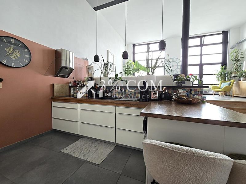 Loft - 144 m² - 5 pièces