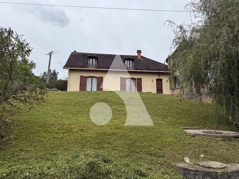 Maison - 222 m² - 7 pièces