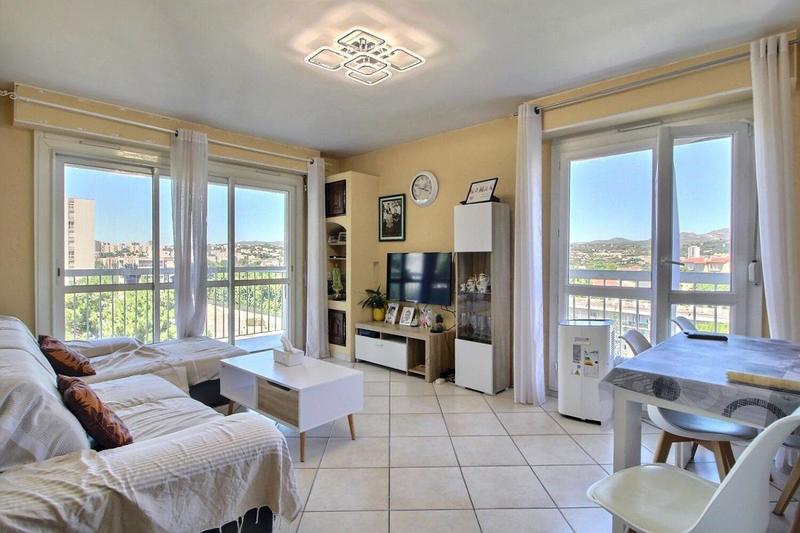 Appartement - 77 m² - 4 pièces