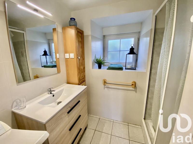 Maison - 241 m² - 10 pièces