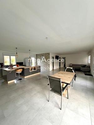 Maison - 100 m² - 4 pièces