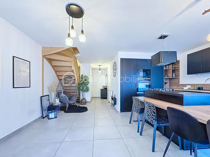 Maison - 89 m² - 4 pièces