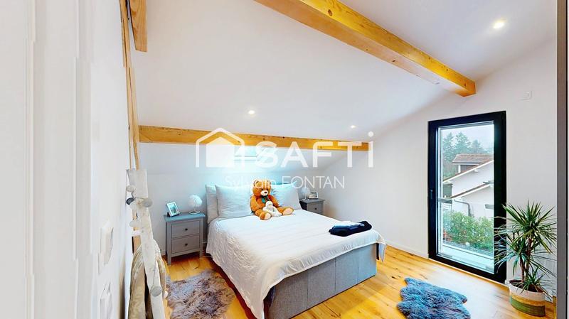 Maison - 200 m² - 7 pièces