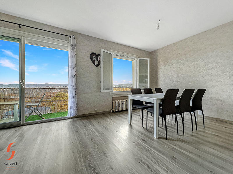 Maison - 94 m² - 4 pièces