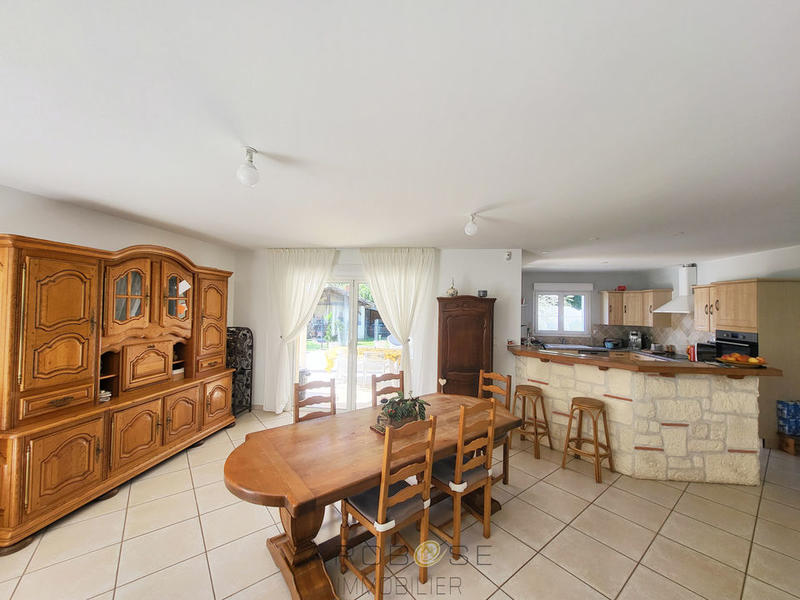 Maison - 205 m² - 7 pièces