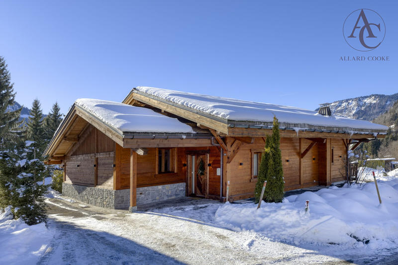 Châlet - 300 m² - 8 pièces