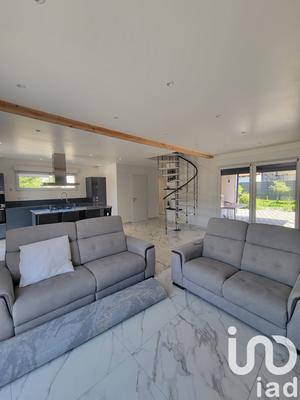 Maison - 96 m² - 4 pièces