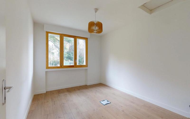 Maison - 233 m² - 5 pièces