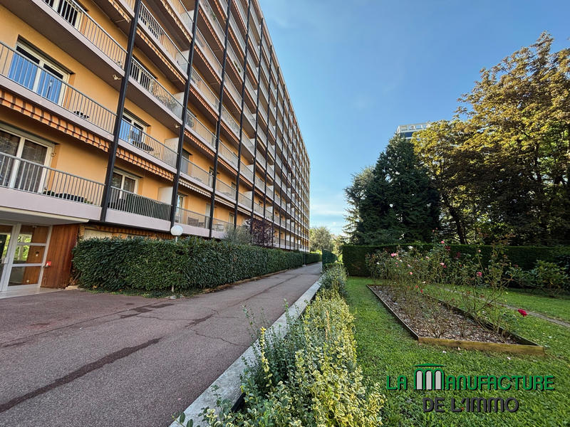 Appartement - 144 m² - 5 pièces