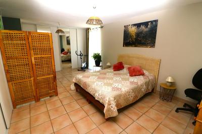 Maison en pierre - 235 m² - 5 pièces