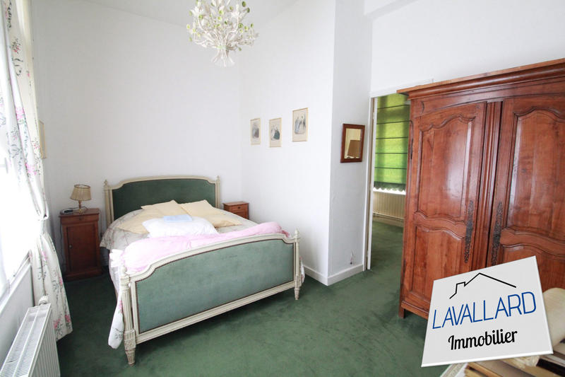 Maison - 286 m² - 17 pièces