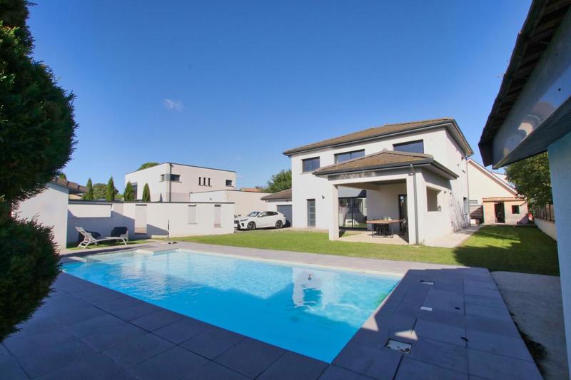 Maison - 158 m² - 5 pièces