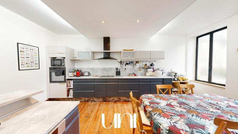 Propriété - 326 m² - 12 pièces