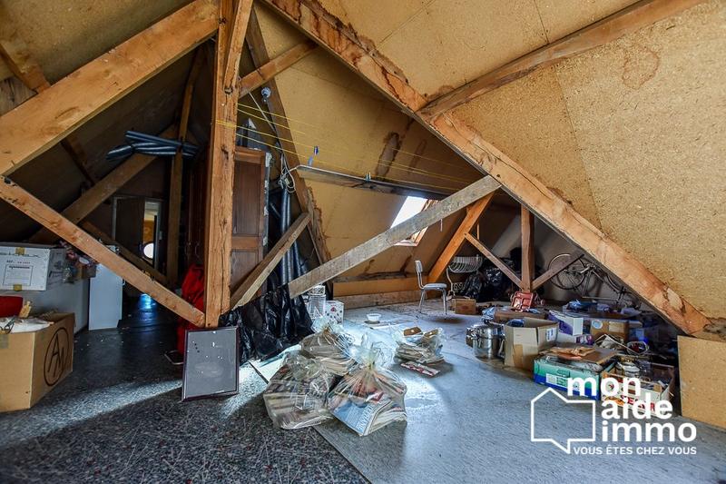 Maison traditionnelle - 240 m² - 9 pièces