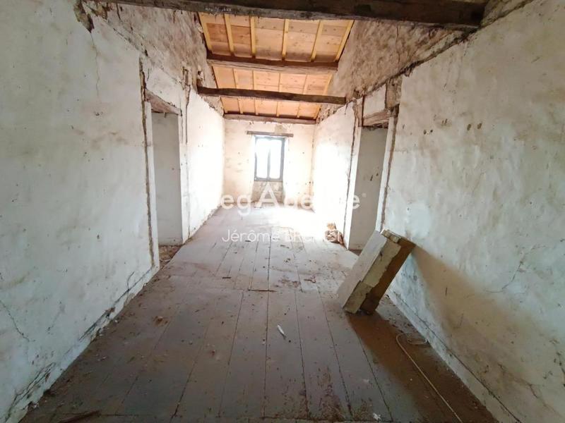 Maison - 400 m² - 16 pièces