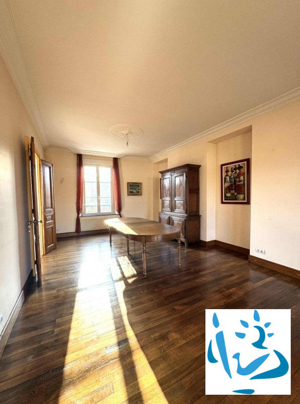 Maison - 180 m² - 5 pièces