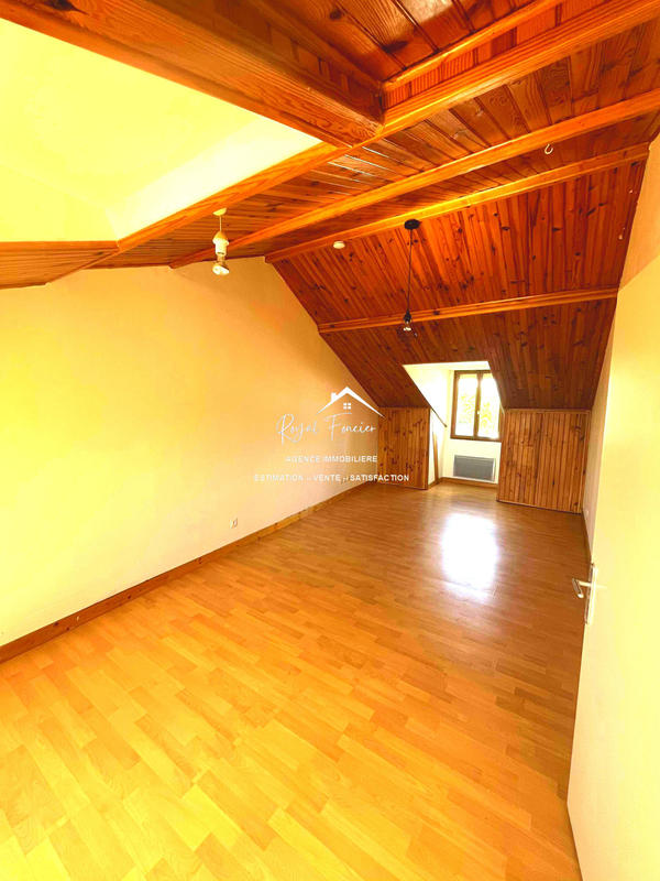 Maison - 93 m² - 4 pièces