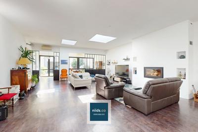 Maison - 308 m² - 7 pièces