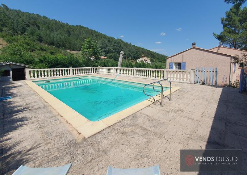 Maison - 215 m² - 8 pièces