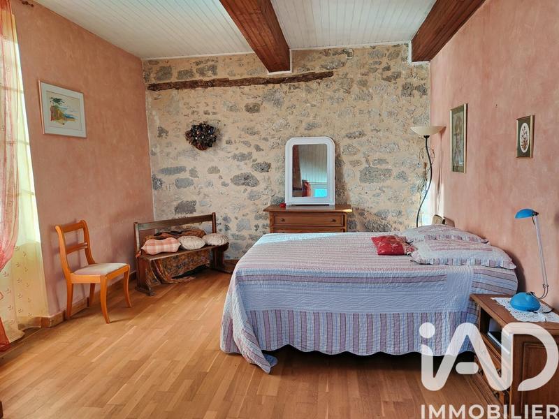 Maison - 225 m² - 6 pièces