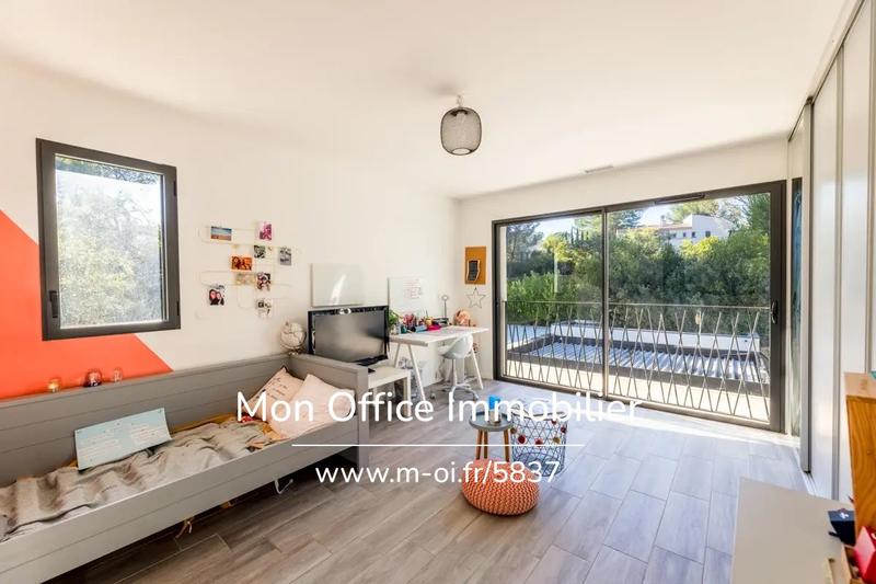 Maison - 180 m² - 5 pièces