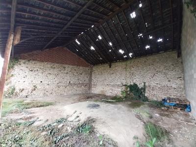 Terrain constructible - 897 m²