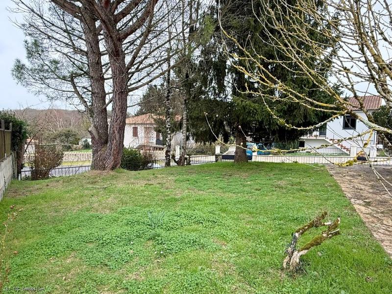 Pavillon - 90 m² - 4 pièces