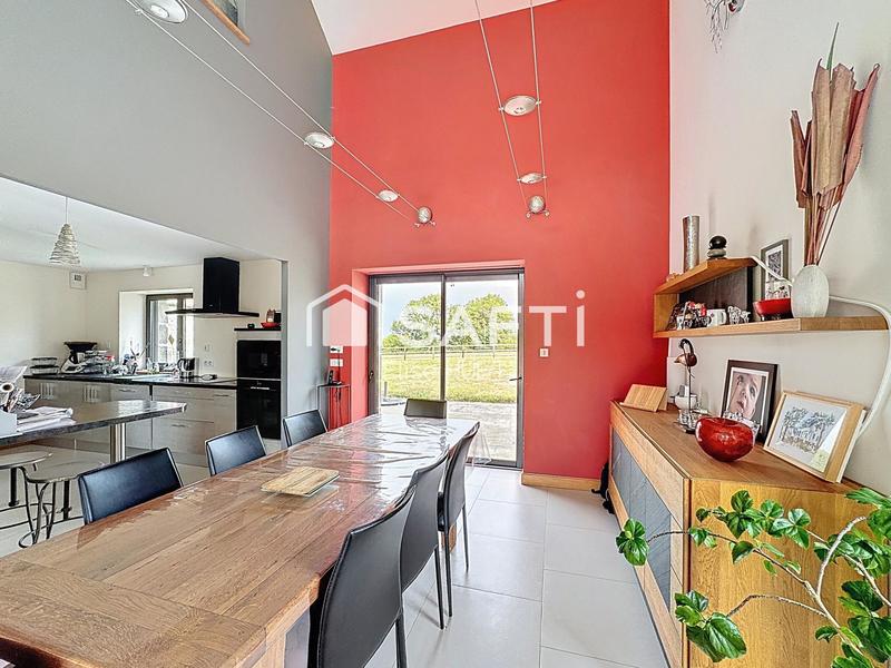 Maison - 220 m² - 8 pièces