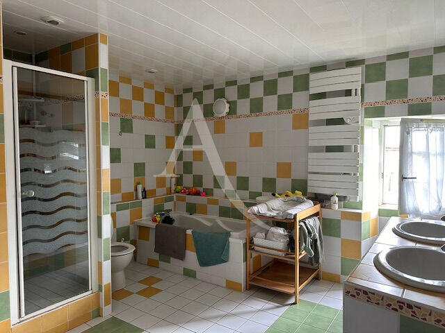 Maison - 170 m² - 6 pièces