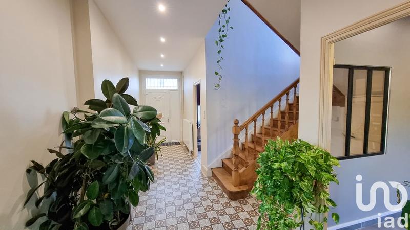 Maison - 201 m² - 6 pièces