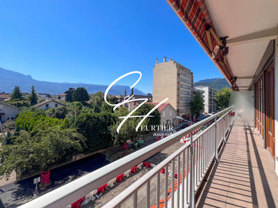 Appartement - 82 m² - 5 pièces