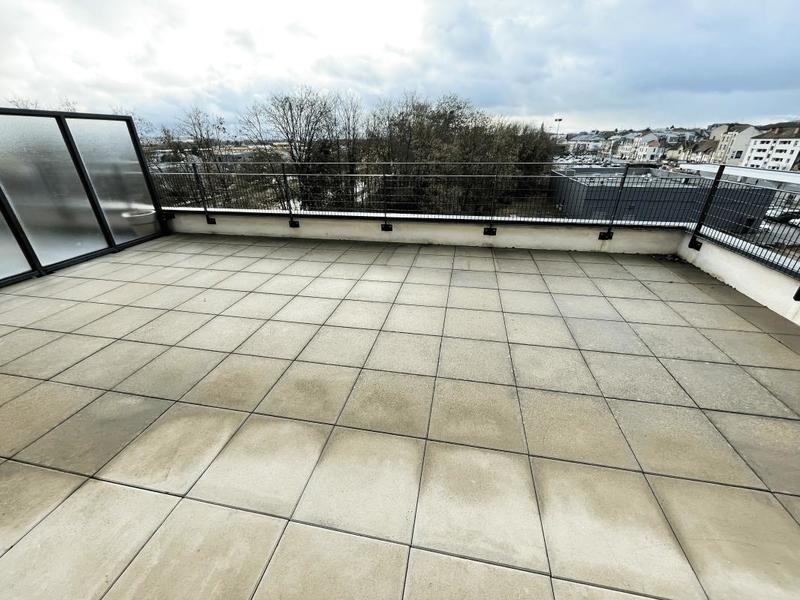 Appartement - 98 m² - 5 pièces