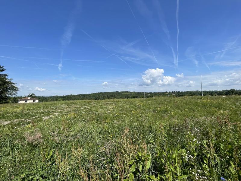 Terrain constructible - 1 267 m²