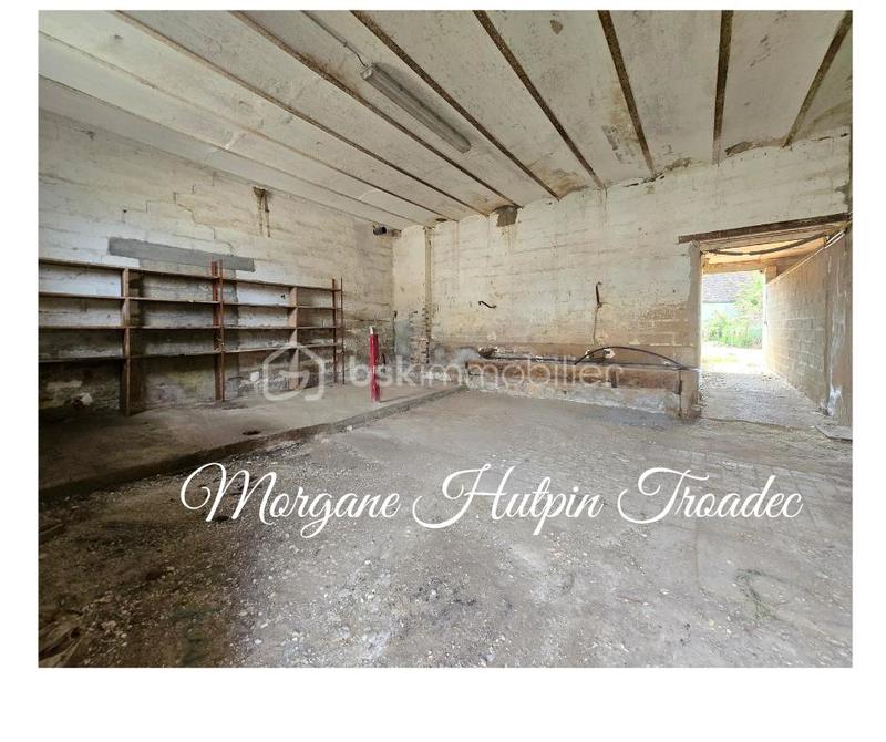 Grange - 250 m² - 1 pièce