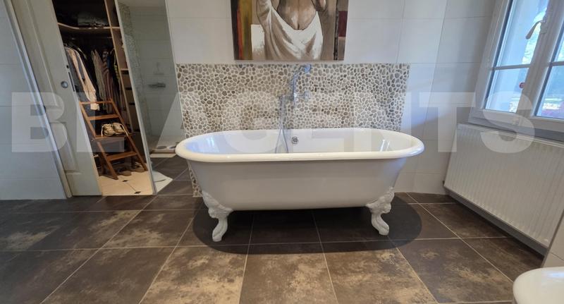 Maison - 634 m² - 21 pièces