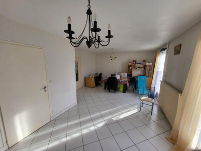 Maison - 92 m² - 5 pièces