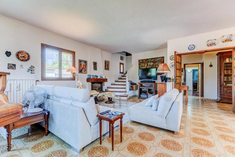 Maison - 298 m² - 10 pièces