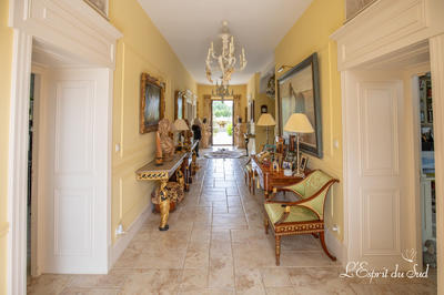 Maison - 724 m² - 18 pièces