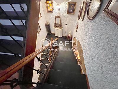 Maison - 230 m² - 6 pièces