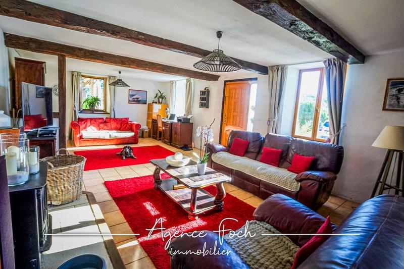 Maison traditionnelle - 190 m² - 6 pièces