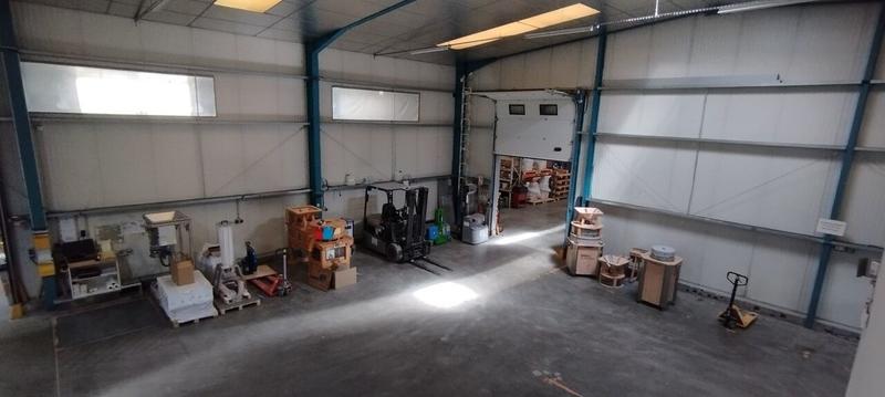 Entrepôt - 1 120 m² - 20 pièces