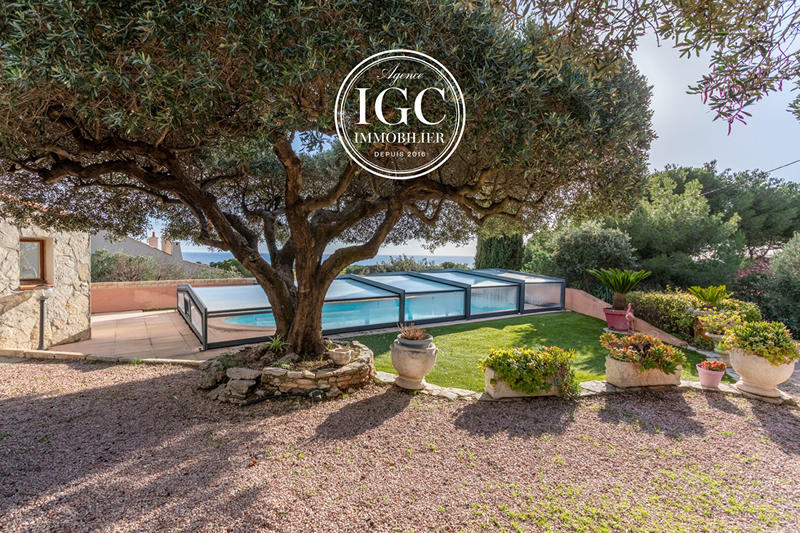 Maison - 180 m² - 5 pièces