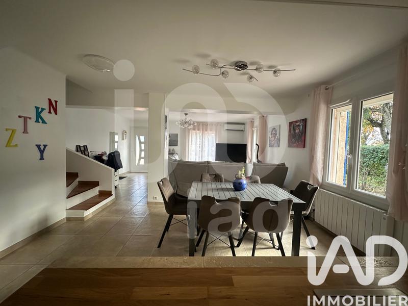 Maison - 95 m² - 5 pièces